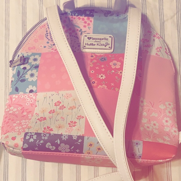 Hello Kitty Backpack - Picture 2 of 3